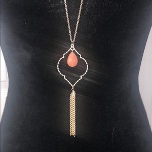 ✅ Long gold necklace with peach stone